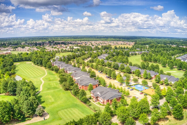 The Park at Forest Hill in Memphis, TN - Building Photo - Building Photo