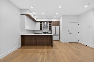 160 Brunswick St in Jersey City, NJ - Building Photo - Building Photo