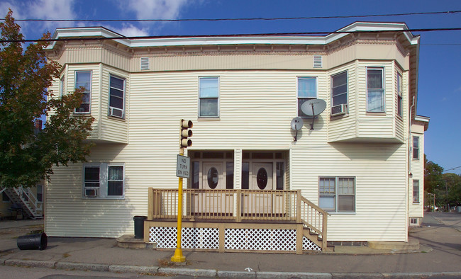 132-136 Main St in Quincy, MA - Foto de edificio - Building Photo