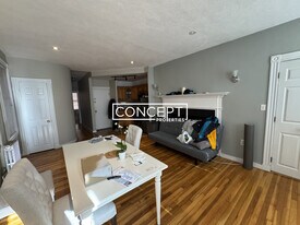 82 Phillips St, Unit 2 in Boston, MA - Building Photo