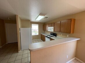 713 Alecandro Daniel Ave in North Las Vegas, NV - Building Photo - Building Photo