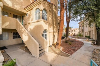 2251 Wigwam Pkwy in Henderson, NV - Building Photo - Building Photo
