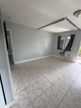 401 NW 43rd Ct in Oakland Park, FL - Building Photo - Building Photo