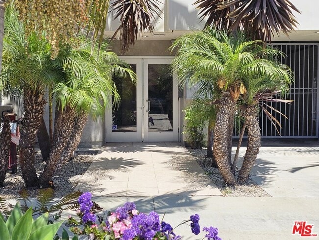 1748 Colby Ave in Los Angeles, CA - Building Photo - Building Photo