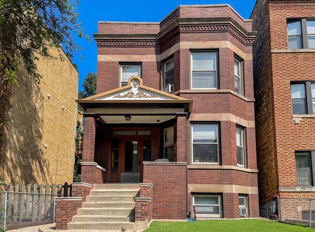 4039 N Southport Ave, Unit 1