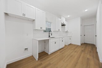 8108 De Priest St in Houston, TX - Building Photo - Building Photo