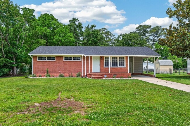 property at 2527 Country Club Rd