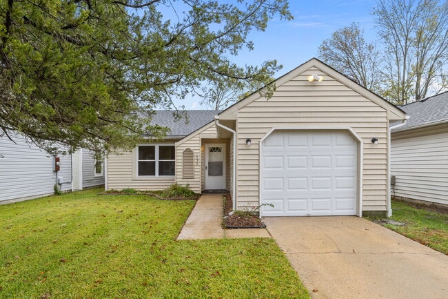 1636 Mill Oak Dr in Virginia Beach, VA - Building Photo - Building Photo