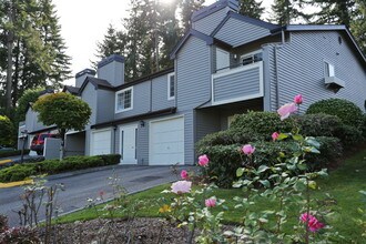 Harbor Village Apartments in Gig Harbor, WA - Foto de edificio - Building Photo
