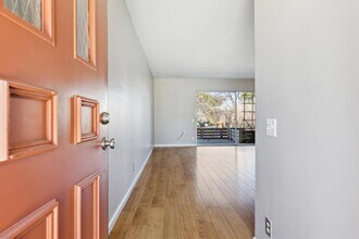 1304 Mariposa Dr in Austin, TX - Building Photo - Building Photo