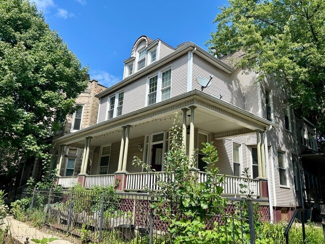 property at 4123 N Ashland Ave