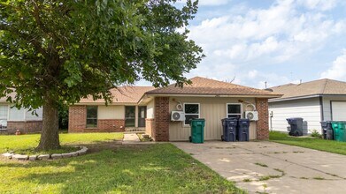 240 NW 120th St in Oklahoma City, OK - Foto de edificio - Building Photo