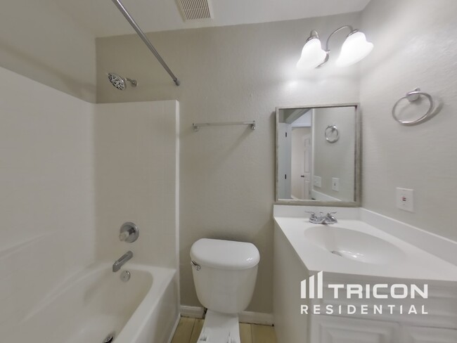 20825 Marlin St in Orlando, FL - Building Photo - Building Photo