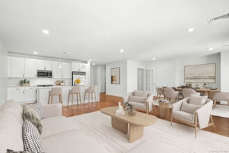 1040 Boston Post Rd in Darien, CT - Building Photo - Building Photo