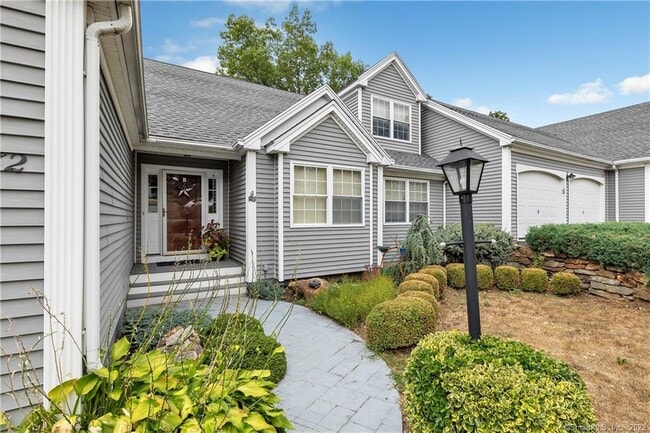 482 Mica Ct in Shelton, CT - Building Photo - Building Photo