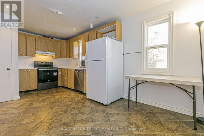 160 Cummer Ave in Toronto, ON - Building Photo - Building Photo