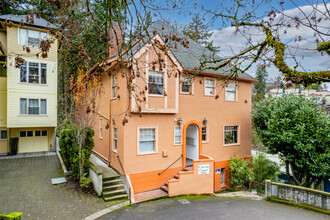 Cactus Court Apartments in Portland, OR - Building Photo - Primary Photo