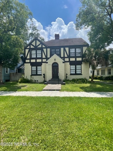 property at 2752 Herschel St