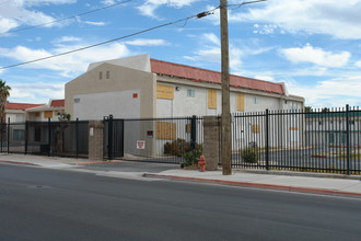 Buena Vista Springs in North Las Vegas, NV - Foto de edificio - Building Photo