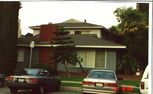 5319-5325 RADFORD AV in North Hollywood, CA - Building Photo - Building Photo