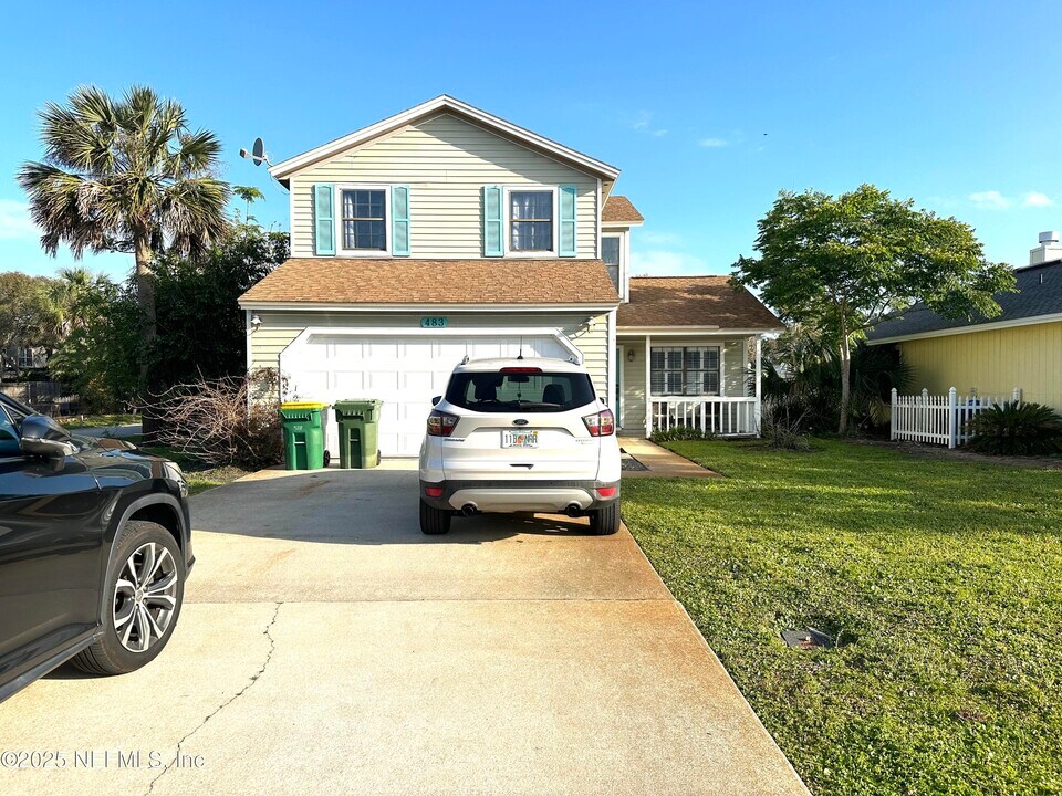 483 11th Ave S in Jacksonville Beach, FL - Building Photo