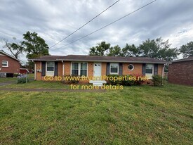 8404 Terry Ln in Nashville, TN - Building Photo