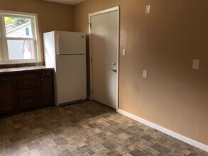 508 12th St-Unit -B in Silvis, IL - Building Photo - Building Photo