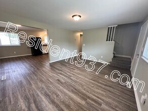 5845 Beecham Dr in Dayton, OH - Foto de edificio - Building Photo