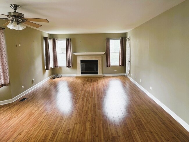 property at 4427 Edinburg Ln