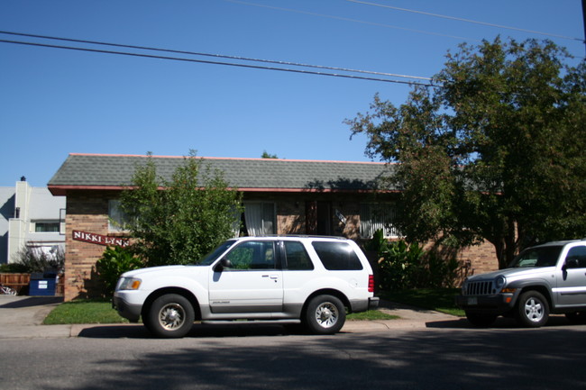 Woodside Apartments in Littleton, CO - Foto de edificio - Building Photo