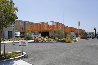 Bonita Village in Pomona, CA - Foto de edificio - Building Photo