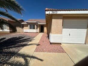3803 Cocina Ln in Palmdale, CA - Building Photo - Building Photo