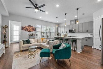 8427 Modiano St in Orlando, FL - Building Photo - Building Photo