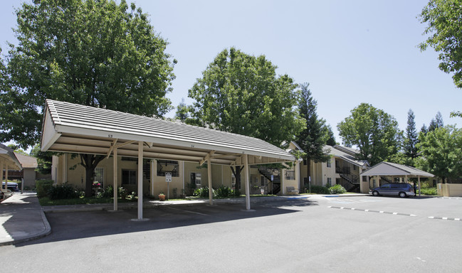 Country Garden Senior Apartments in Vacaville, CA - Building Photo - Building Photo