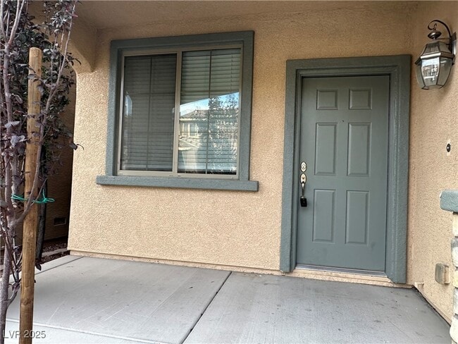 property at 10419 Lilac Square Ave