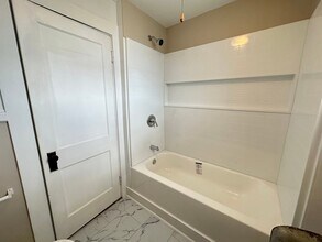 61 Hanson St in Rochester, NH - Building Photo - Building Photo