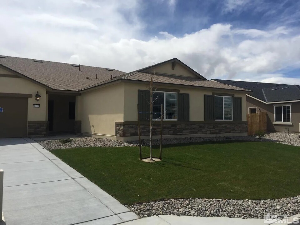 1112 Saffron Woods Way in Sparks, NV - Building Photo