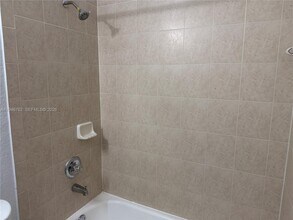 8245 NW 108th Ave in Doral, FL - Building Photo - Building Photo