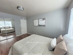 1533 Harmon St in Berkeley, CA - Foto de edificio - Interior Photo