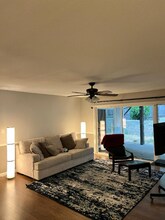 8195 Stacey Hills Dr in Citrus Heights, CA - Foto de edificio - Building Photo