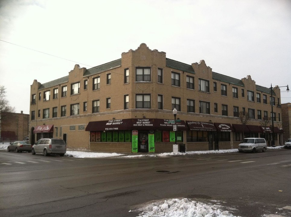 7108 S. Rhodes in Chicago, IL - Building Photo