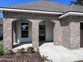 107 Tenor St in Youngsville, LA - Building Photo