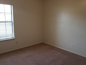 3 Lake Ave in Mary Esther, FL - Building Photo - Building Photo