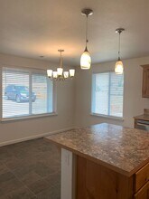 6224 Wall Ln in Paradise, CA - Foto de edificio - Building Photo