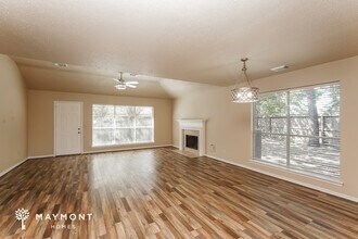 19139 Long Timber Dr in Humble, TX - Foto de edificio - Building Photo