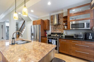 503 Columbia Rd NW, Unit 503 in Washington, DC - Foto de edificio - Building Photo