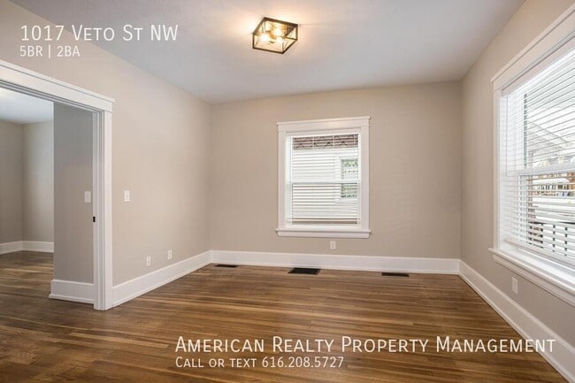 1017 Veto St NW in Grand Rapids, MI - Building Photo - Building Photo