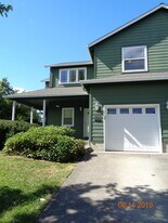 1815 NW 23rd St in McMinnville, OR - Building Photo