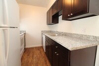Building Photo - Stonegate Apartamentos in Sacramento, California