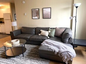 9710-105 105 St NW in Edmonton, AB - Building Photo - Building Photo